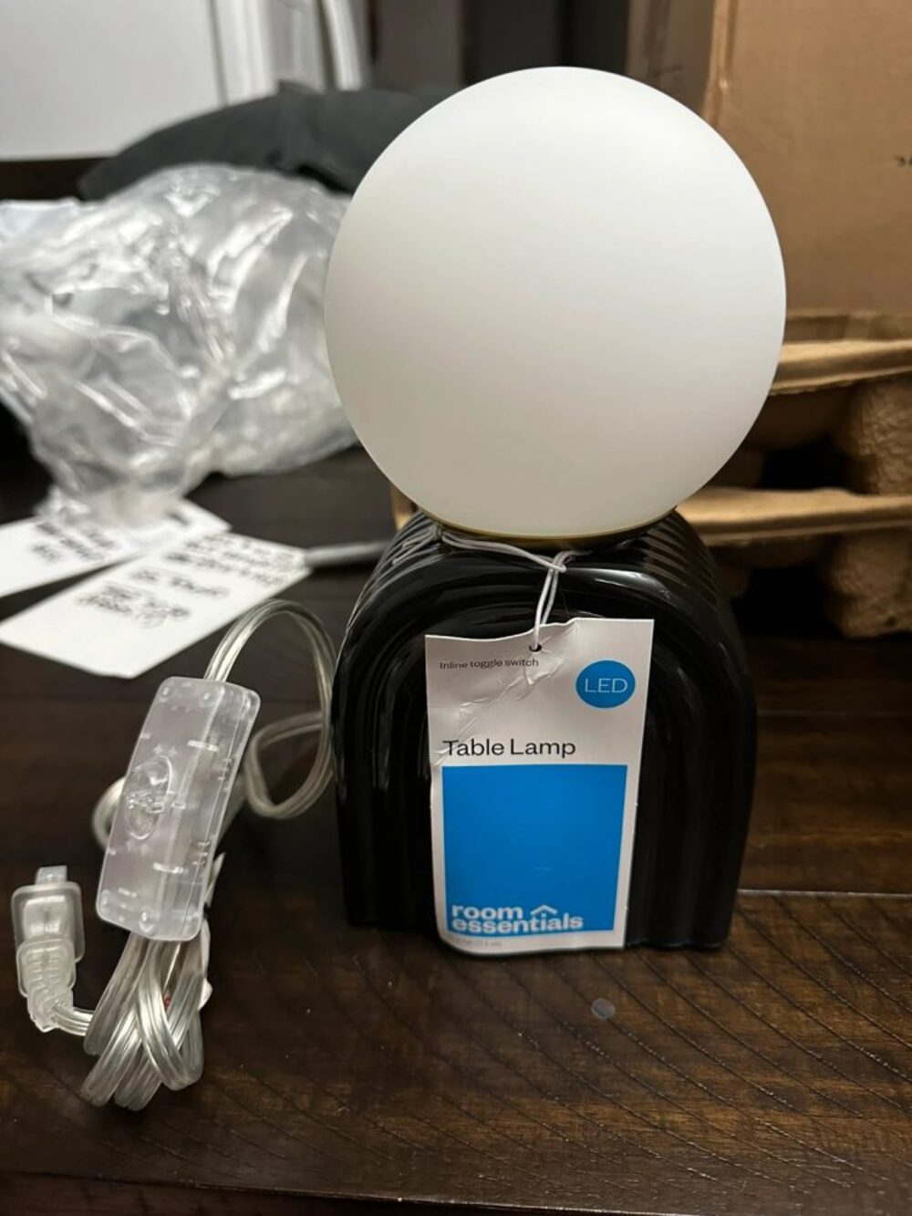 2 pack Room Essentials LED globe 8.5” table lamp pair